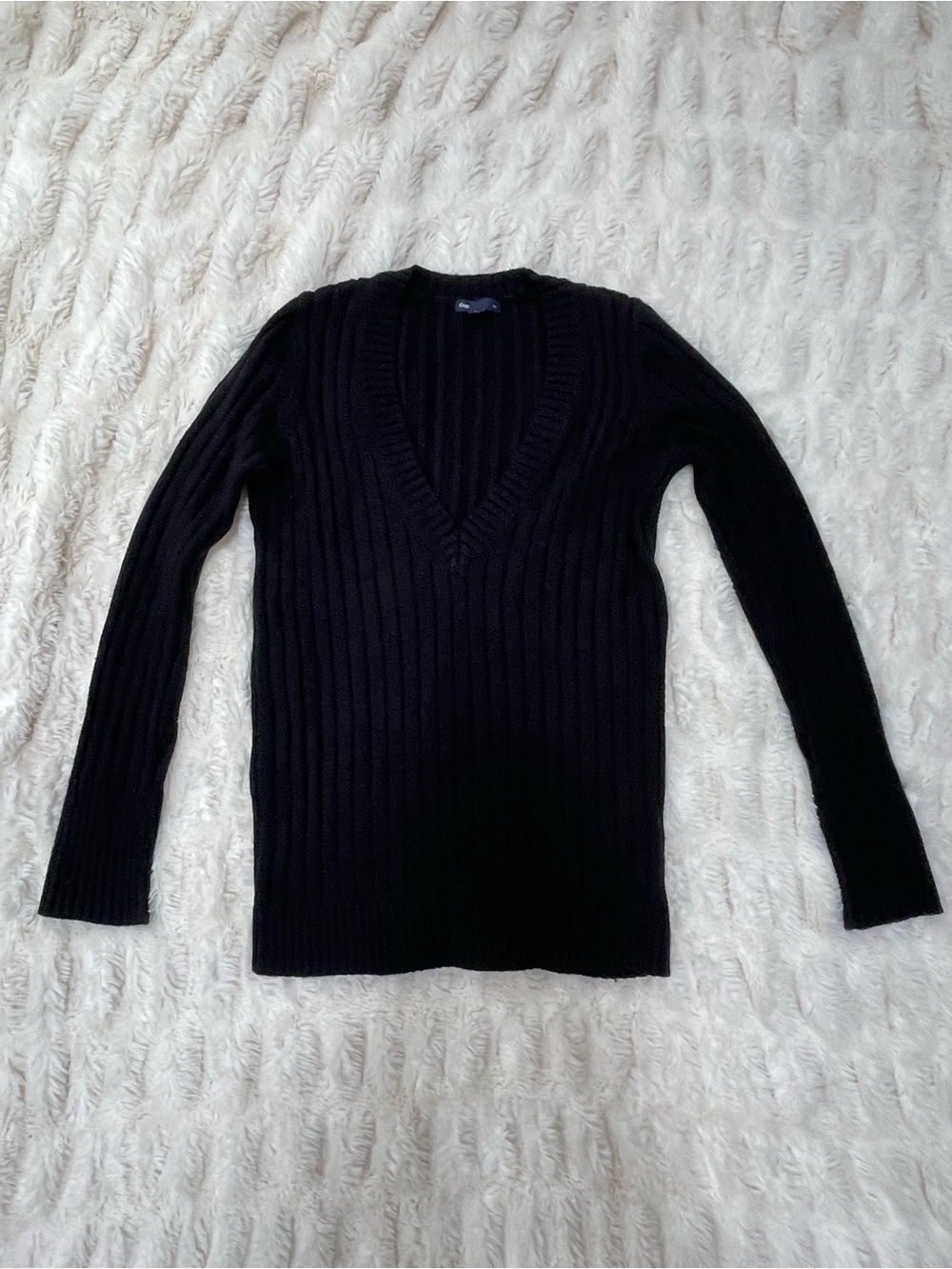 Women’s Black V-Neck Ribbed Sweater